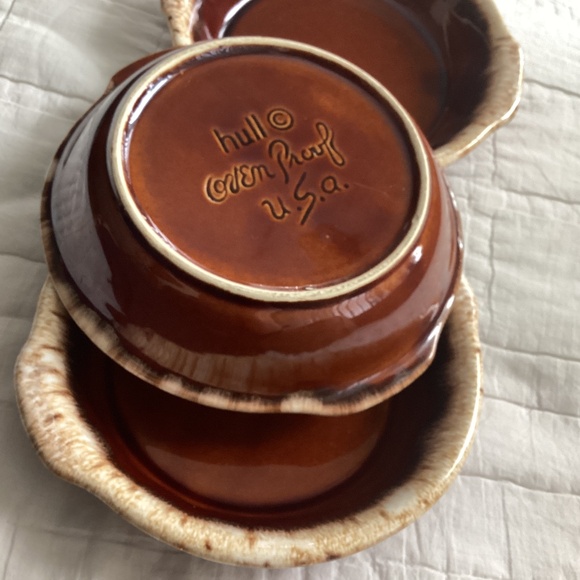 SET OF THREE VINTAGE HULL OVENPROOF DRIP GLAZED POTTERY GRATIN/POT PIE DISHES - Picture 6 of 9